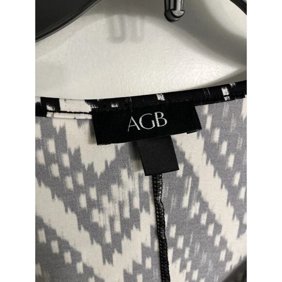 AGB WOMEN'S BLACK WHITE BANDED/RUCHED WAIST TOP SIZE XL-EUC - Picture 2 of 9